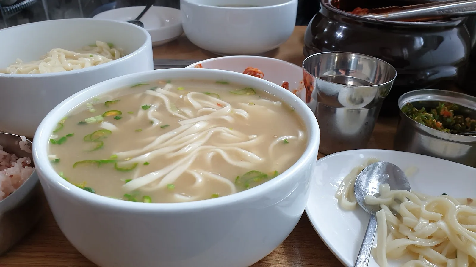 논현손칼국수 대표 메뉴